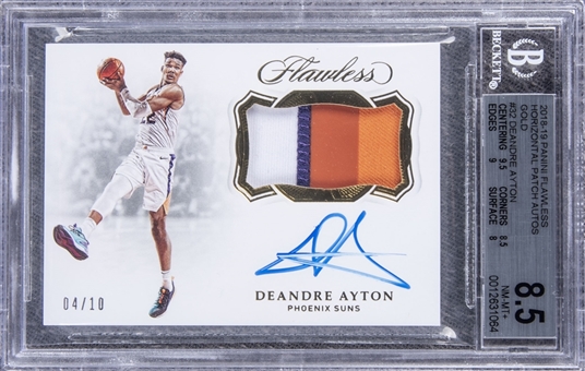 2018-19 Panini Flawless #32 Deandre Ayton Rookie Patch Autograph Horizontal Gold (#4/10) - BGS NM-MT+ 8.5/8 AUTO